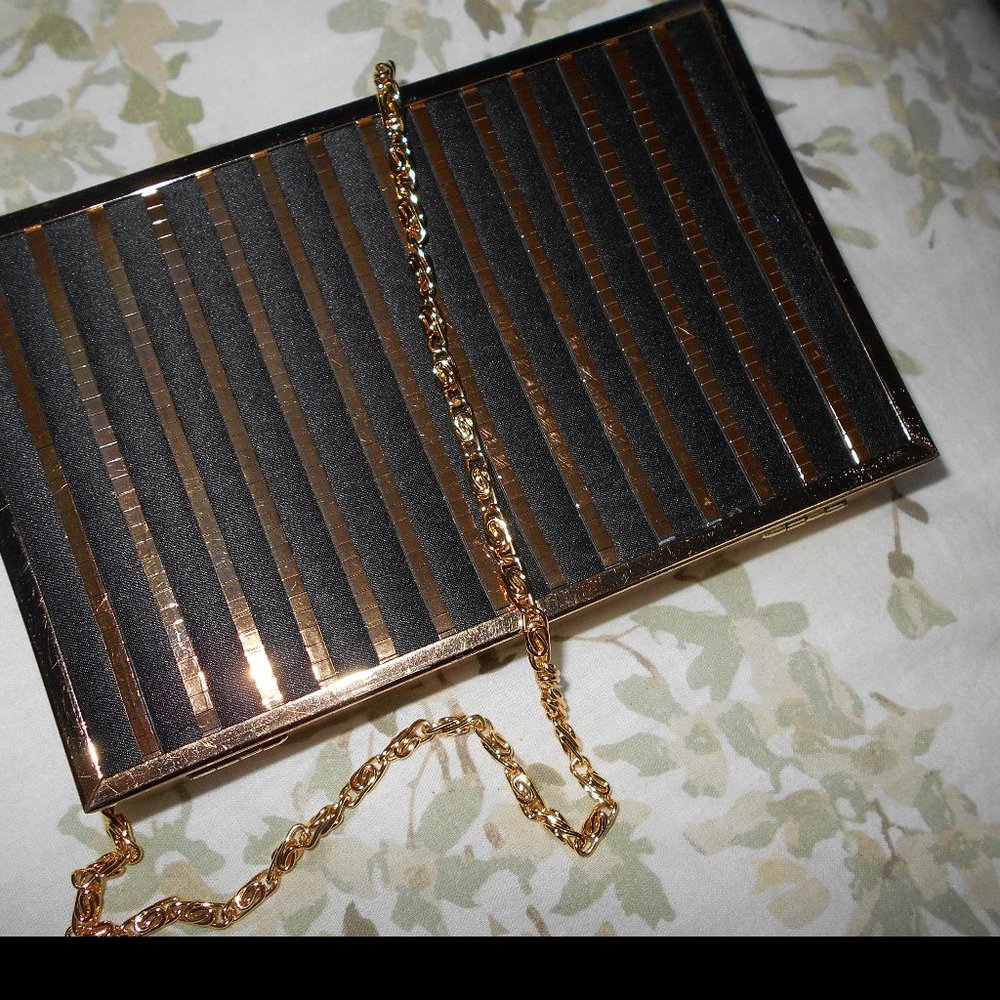 Evening bag with chain strap